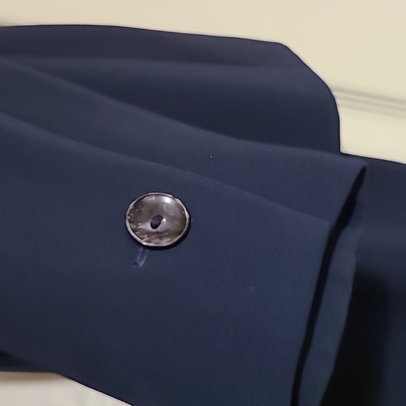 Navy Dress for Success 2 piece suit. Jacket/skirt. Size 6 fits a 4. - Picture 14 of 15